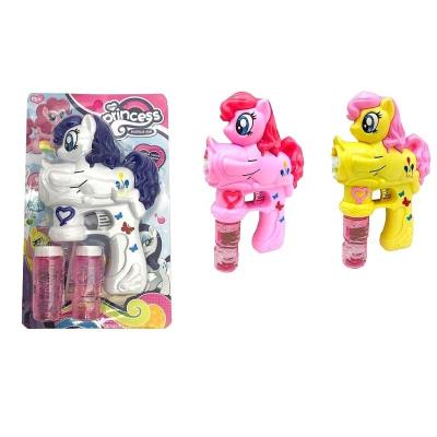 Pistolet do baniek kucyk światło dźwięk MIX. Wydawca: TOYS Paweł Wojda. SmakLiter.pl Opakowanie Pistolet do baniek kucyk światło dźwięk MIX