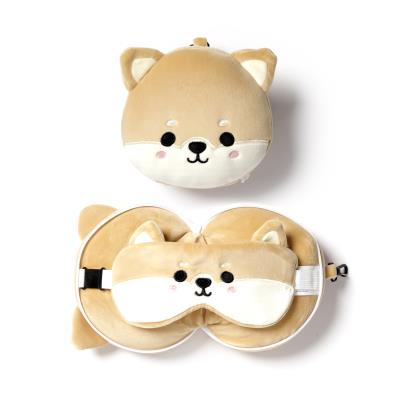 Poduszka podróżna z maską na oczy Pies Shiba CUSH230. Wydawca: PUCKATOR EUROPEAN DISTRIBUTION CENTRE. SmakLiter.pl Opakowanie Poduszka podróżna z maską na oczy Pies Shiba CUSH230