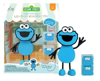 Opakowanie Postać do kąpieli Potwór z kostkami świecącymi