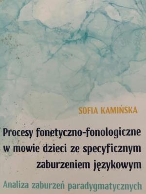 Okładka książki Procesy fonetyczno-fonologiczne w mowie dzieci...