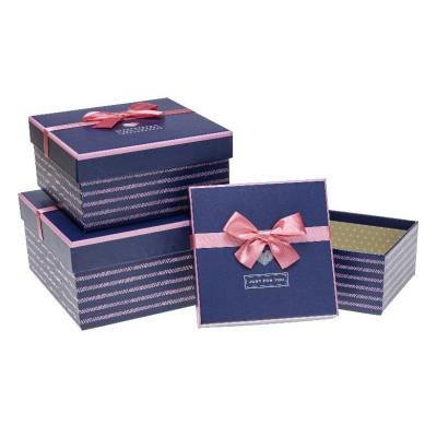 Opakowanie Pudełko kwadrat z kokardą 3szt granat ROZETTE