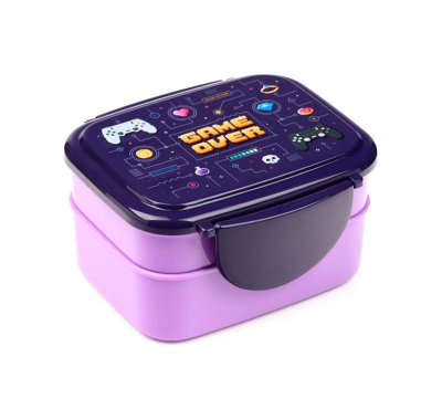 Pudełko na lunch ze sztućcami Game Over. Wydawca: PUCKATOR. SmakLiter.pl Opakowanie Pudełko na lunch ze sztućcami Game Over