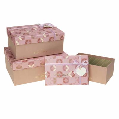 Pudełko prostokątne z kokardą 3szt różowy ROZETTE. Wydawca: ROZETTE. SmakLiter.pl Opakowanie Pudełko prostokątne z kokardą 3szt różowy ROZETTE