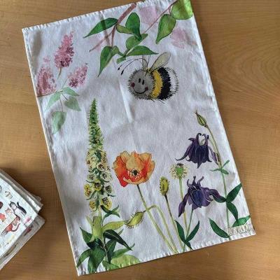 Ręcznik kuchenny TT47 Pszczoły i kwiaty. Wydawca: Alex Clark. SmakLiter.pl Opakowanie Ręcznik kuchenny TT47 Pszczoły i kwiaty