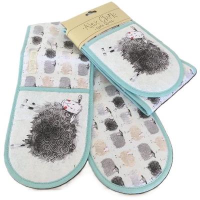 Rękawice kuchenne GLV13 Owieczki. Wydawca: Alex Clark. SmakLiter.pl Opakowanie Rękawice kuchenne GLV13 Owieczki