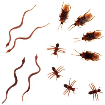 Robaki rekwizyt halloweenowy 6szt. Wydawca: ARPEX. SmakLiter.pl Opakowanie Robaki rekwizyt halloweenowy 6szt