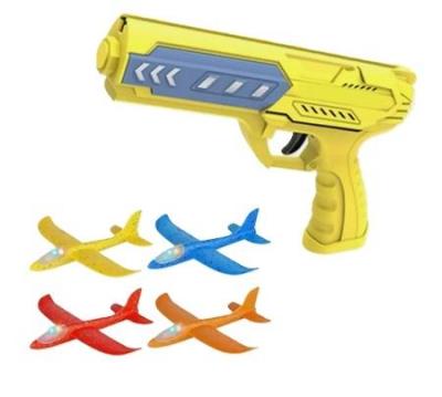 Samolot styropianowy wystrzeliwany mix. Wydawca: Ciuciubabka. SmakLiter.pl Opakowanie Samolot styropianowy wystrzeliwany mix