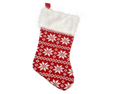 Opakowanie Skarpeta świąteczna czerwona w śnieżynki 41x22cm