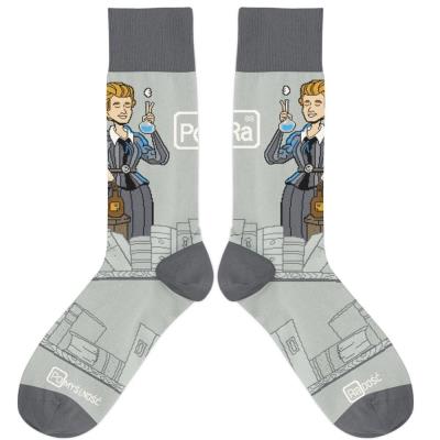 Skarpetki - Maria Skłodowska-Curie rozm. 42/46. Wydawca: Molom. SmakLiter.pl Opakowanie Skarpetki - Maria Skłodowska-Curie rozm. 42/46