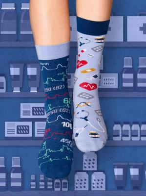 skarpety/ ZDROWIE/ 36-40. Wydawca: Nadwyraz. SmakLiter.pl Opakowanie skarpety/ ZDROWIE/ 36-40