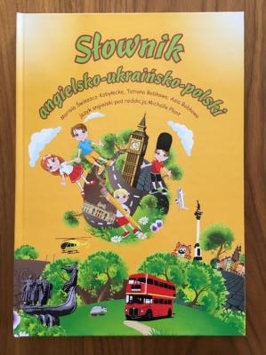 Słownik angielsko-ukraińsko-polski. Autor: Świkszcz-Kobyłecka Mariola. SmakLiter.pl Okładka książki Słownik angielsko-ukraińsko-polski