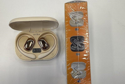 Słuchawki nauszne. Wydawca: ADAR. SmakLiter.pl Opakowanie Słuchawki nauszne