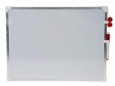 Opakowanie Tablica magnetyczna biała + flamaster suchościer.