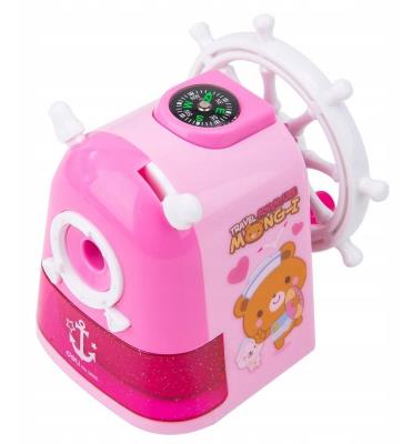 Temperówka ręczna na korbkę Boats różowa DELI. Wydawca: DELI. SmakLiter.pl Opakowanie Temperówka ręczna na korbkę Boats różowa DELI