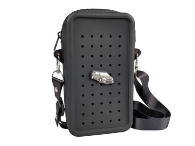 Opakowanie Torebka crossbody silikon czarna + przypinka