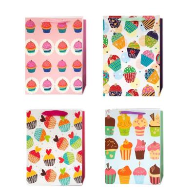 Torebka prezentowa uniwersalna L Babeczki mix. Wydawca: JU-PITER. SmakLiter.pl Opakowanie Torebka prezentowa uniwersalna L Babeczki mix