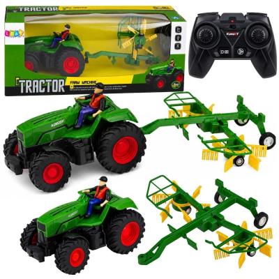Opakowanie Traktor z zgrabiarką R/C 1:24