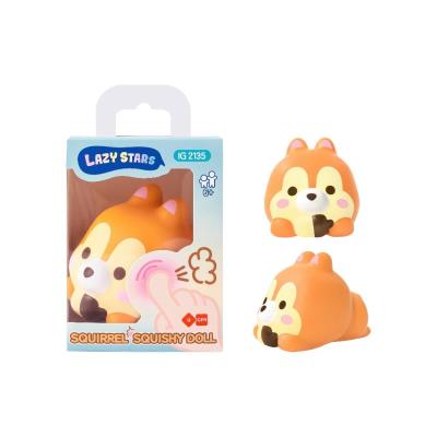 Wiewiórka antystresowa. Wydawca: Squishy. SmakLiter.pl Opakowanie Wiewiórka antystresowa