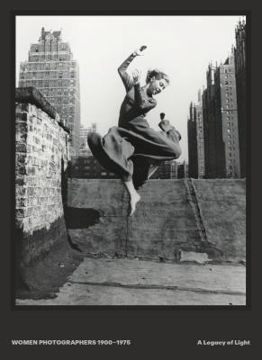 Okładka książki Women Photographers 1900 – 1975