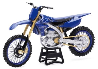 Yamaha YZ450F 2022 1:12. Wydawca: Daffi. SmakLiter.pl Opakowanie Yamaha YZ450F 2022 1:12
