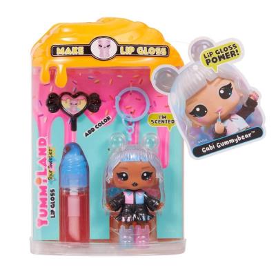 Yummiland Lip Gloss Sour Sweeties Gabi Gummybear. Wydawca: MGA. SmakLiter.pl Opakowanie Yummiland Lip Gloss Sour Sweeties Gabi Gummybear