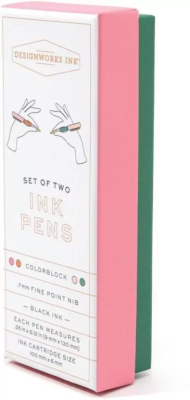 Zestaw 2 długopisów Red Orange&Emerald w pudełku. Wydawca: Designworks Ink. SmakLiter.pl Opakowanie Zestaw 2 długopisów Red Orange&Emerald w pudełku