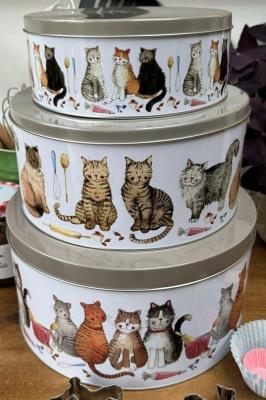 Zestaw 3 puszek 4 koty. Wydawca: Alex Clark. SmakLiter.pl Opakowanie Zestaw 3 puszek 4 koty