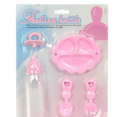 Zestaw dla lalek do karmienia. Wydawca: ADAR. SmakLiter.pl Opakowanie Zestaw dla lalek do karmienia