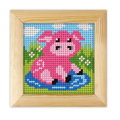 Opakowanie Zestaw do haftu z ramką Moje pierwsze wyszywanie Świnka