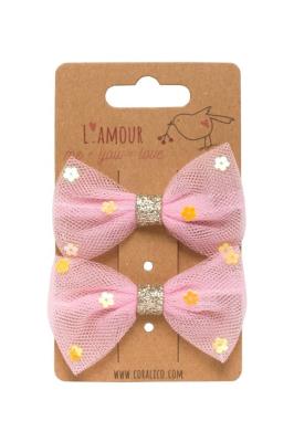 Zestaw klipsów z kokardami i cekinami. Wydawca: Coralico. SmakLiter.pl Opakowanie Zestaw klipsów z kokardami i cekinami