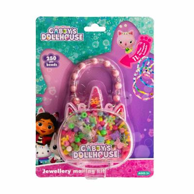 Zestaw koralików Gabby's Dollhouse Jednorożec 250 szt. + 2m gumki. Wydawca: ASTRA art-pap. SmakLiter.pl Opakowanie Zestaw koralików Gabby's Dollhouse Jednorożec 250 szt. + 2m gumki