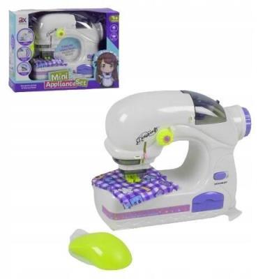 Zestaw maszyna do szycia 6994A. Wydawca: Maksik. SmakLiter.pl Opakowanie Zestaw maszyna do szycia 6994A