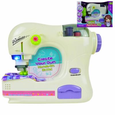 Zestaw maszyna do szycia 6994B. Wydawca: Maksik. SmakLiter.pl Opakowanie Zestaw maszyna do szycia 6994B