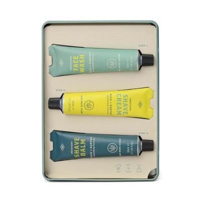 Zestaw podróżny w puszce Close Shave Kit. Wydawca: Gentlemen's Hardware. SmakLiter.pl Opakowanie Zestaw podróżny w puszce Close Shave Kit