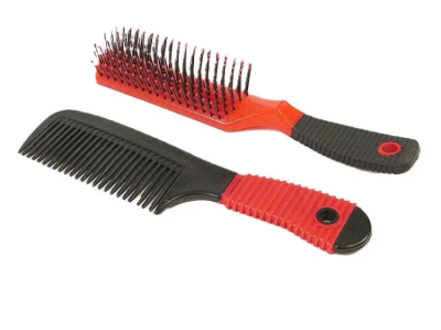 Zestaw szczotka i grzebień do włosów MIX. Wydawca: ADAR. SmakLiter.pl Opakowanie Zestaw szczotka i grzebień do włosów MIX