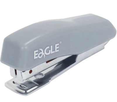 Zszywacz 1011 A szary 8 kartek EAGLE. Wydawca: Eagle. SmakLiter.pl Opakowanie Zszywacz 1011 A szary 8 kartek EAGLE