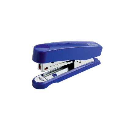 Zszywacz B10 niebieski. Wydawca: NOVUS. SmakLiter.pl Opakowanie Zszywacz B10 niebieski