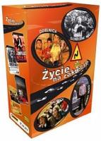 Życie na zakręcie (zestaw 4 filmów). Wydawca: Propaganda. SmakLiter.pl Opakowanie Życie na zakręcie (zestaw 4 filmów)