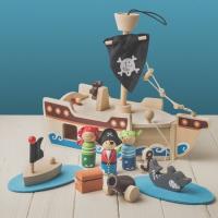 Opakowanie Drewniany statek piracki