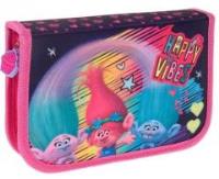 Piórnik Trolle z wyposażeniem 1 zamek 2 klapy  STK 63-25. Wydawca: Freeway. SmakLiter.pl Opakowanie Piórnik Trolle z wyposażeniem 1 zamek 2 klapy  STK 63-25