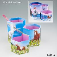 PIÓRNIK NA BIURKO MISS MELODY (ŁĄKA) 8488A. Wydawca: PLUS-Z. SmakLiter.pl Opakowanie PIÓRNIK NA BIURKO MISS MELODY (ŁĄKA) 8488A