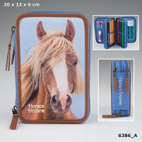 PIÓRNIK POTRÓJNY Z WYPOSAŻENIEM HORSES DREAMS 6386A. Wydawca: PLUS-Z. SmakLiter.pl Opakowanie PIÓRNIK POTRÓJNY Z WYPOSAŻENIEM HORSES DREAMS 6386A