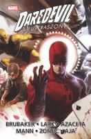 Daredevil. Nieustraszony. Tom 6. Autor: Ed Brubaker, Rucka Greg. SmakLiter.pl Okładka książki Daredevil. Nieustraszony. Tom 6
