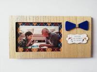 Drewniana ramka na zdjęcia, Dziadku jak dobrze, że jesteś. Wydawca: Jawi. SmakLiter.pl Opakowanie Drewniana ramka na zdjęcia, Dziadku jak dobrze, że jesteś