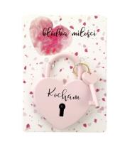 Kłódka miłości różowa z hasłem Kocham. Wydawca: Jawi. SmakLiter.pl Opakowanie Kłódka miłości różowa z hasłem Kocham