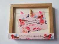 Ramka na zdjęcie z Led, Troskliwa, mądra, urocza, wyrozumiała, niezwykła - Moja Babcia, różowa. Wydawca: Jawi. SmakLiter.pl Opakowanie Ramka na zdjęcie z Led, Troskliwa, mądra, urocza, wyrozumiała, niezwykła - Moja Babcia, różowa