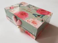 Szkatułka na biżuterię, Babciu, jesteś wyjątkowa, morska. Wydawca: Jawi. SmakLiter.pl Opakowanie Szkatułka na biżuterię, Babciu, jesteś wyjątkowa, morska