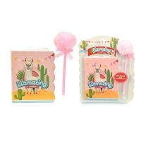 Notes z lamą z długopisem z pomponem Llamazing. Wydawca: ToiToys. SmakLiter.pl Opakowanie Notes z lamą z długopisem z pomponem Llamazing