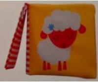 Przytul mnie - owieczka. Autor: Opracowanie zbiorowe. SmakLiter.pl Okładka książki Przytul mnie - owieczka