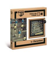 Puzzle Frame Me Up Piłkarzyki 250. Wydawca: Clementoni. SmakLiter.pl Opakowanie Puzzle Frame Me Up Piłkarzyki 250